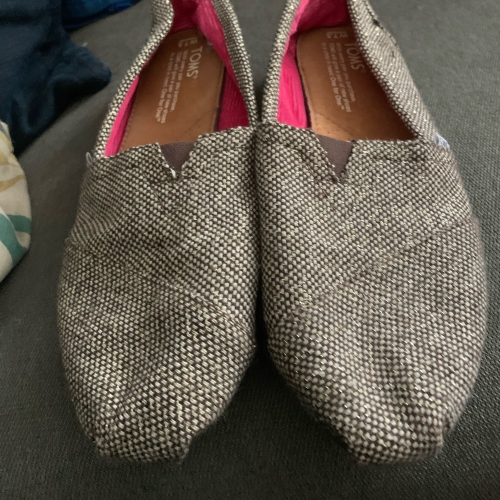 TOMS great condition multi color TOMs women